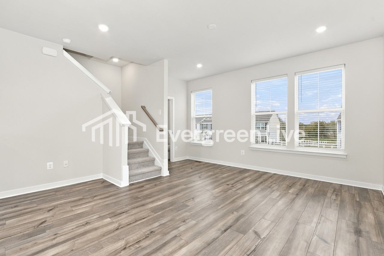 329 Mingo Way - Photo 3 of 15