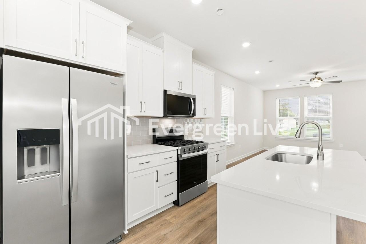 372 Mingo Way - Photo 5 of 16