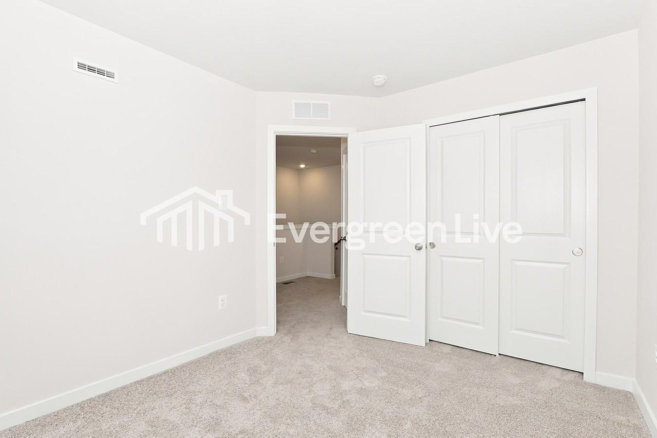 372 Mingo Way - Photo 7 of 16