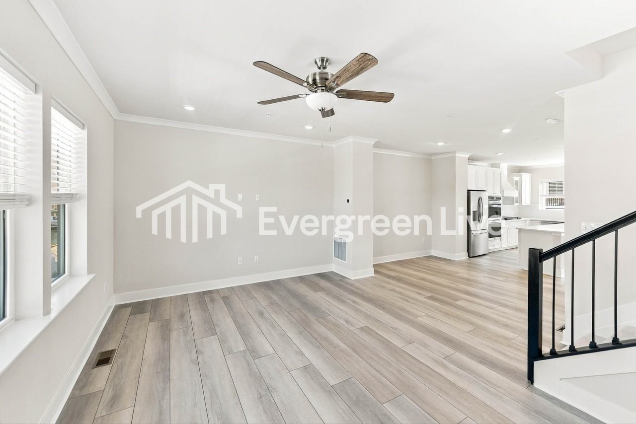 7731 Red Moon Way - Photo 3 of 15