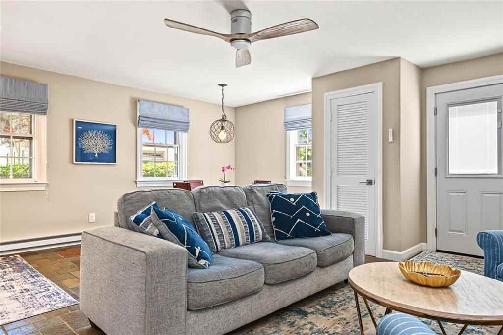 397 Gibbs Ave ##B - Photo 3 of 24