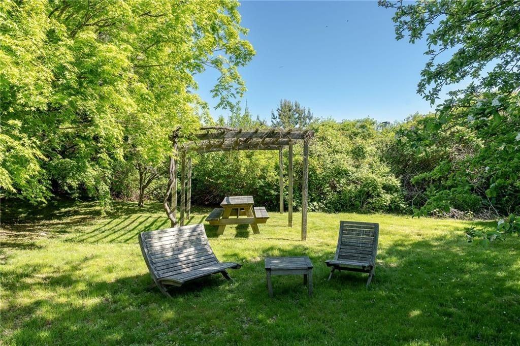 304 3rd Beach Rd - Photo 6 of 46