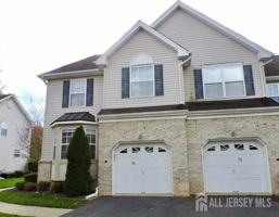 featured image of 72 Heatherwood Dr