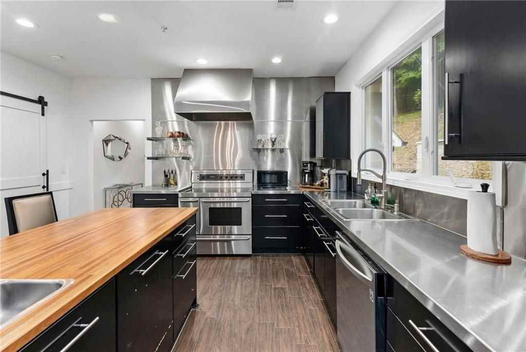 6550 Powers Ferry Rd - Photo 7 of 45