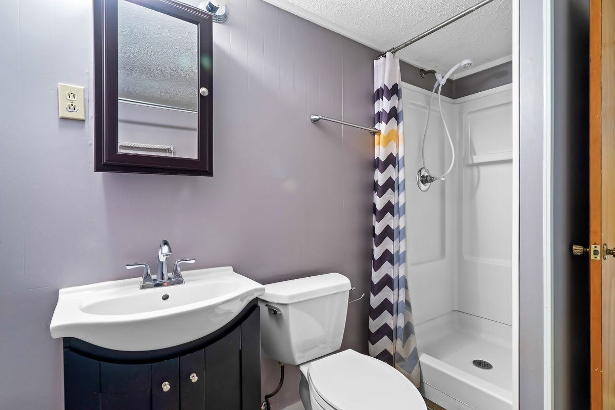 10810 Carmichael Rd - Photo 3 of 24