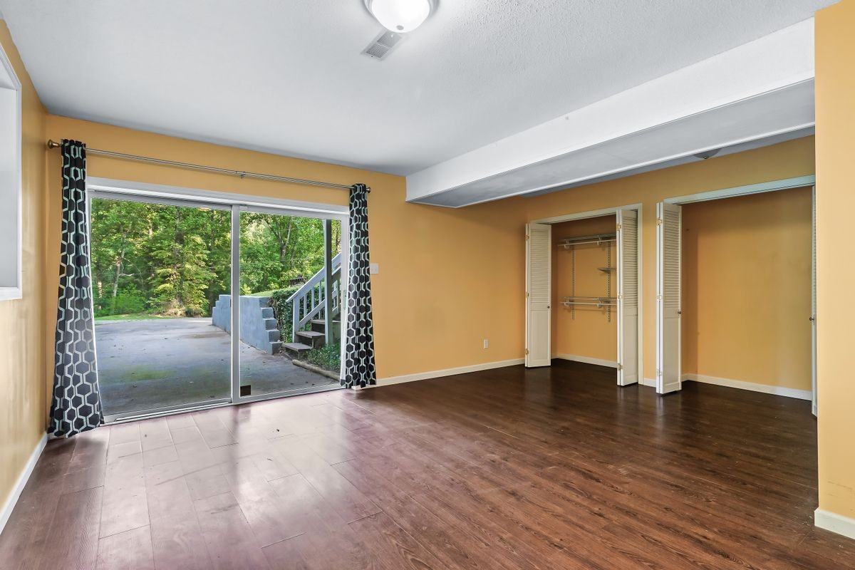 10810 Carmichael Rd - Photo 5 of 24