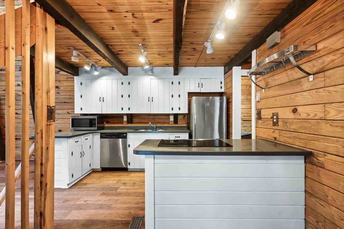 10810 Carmichael Rd - Photo 7 of 24