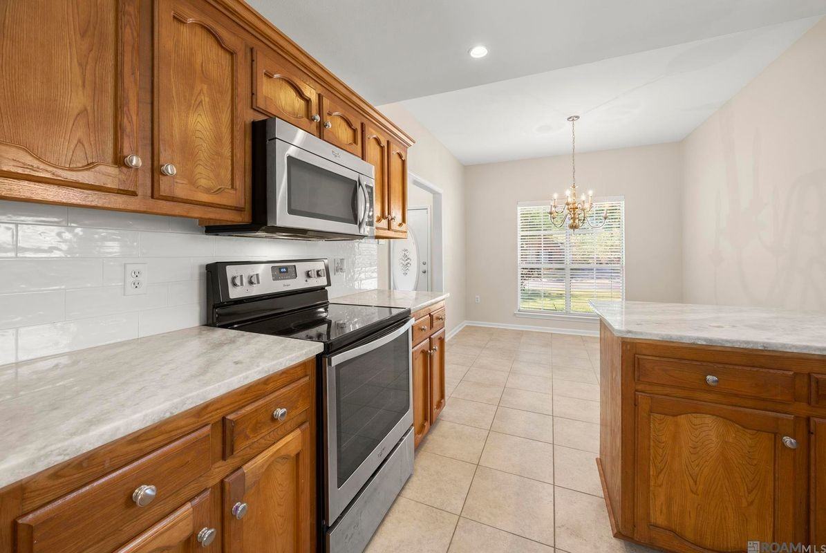 5851 Woodlawn Park Ct - Photo 7 of 25