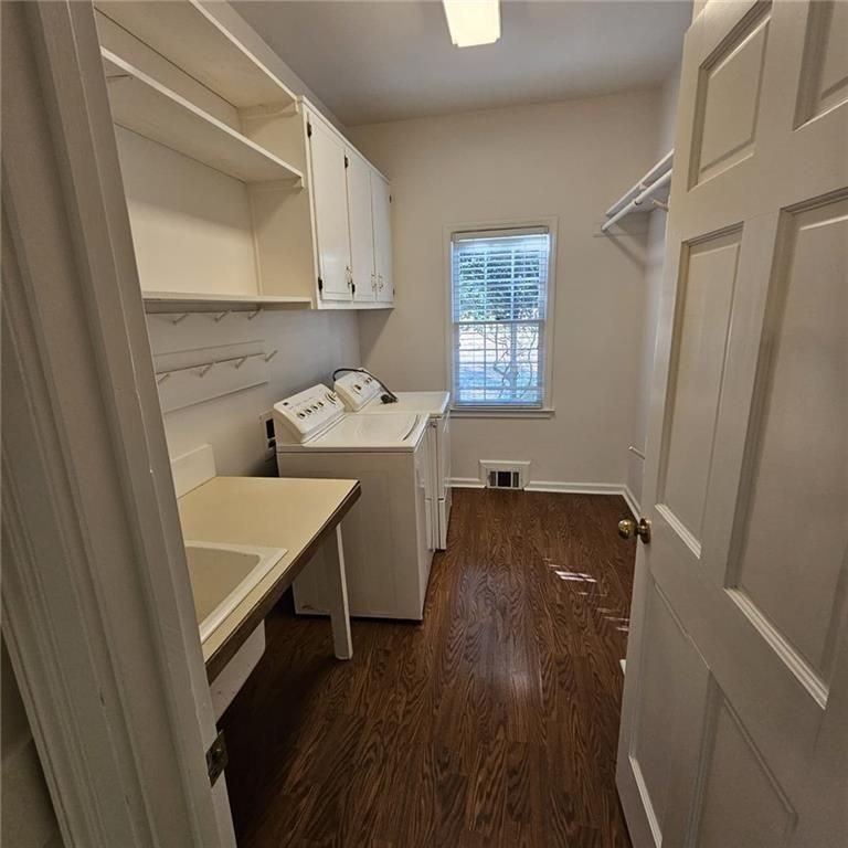 8635 Lake Glen Ct - Photo 7 of 31