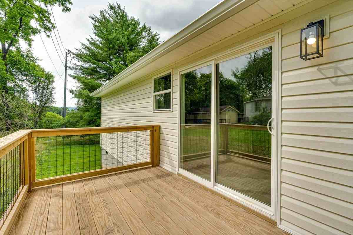 3727 Grace Ave - Photo 3 of 11