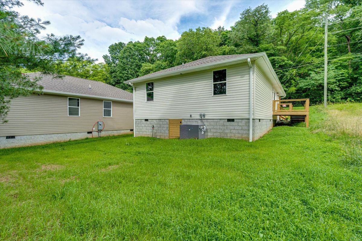 3727 Grace Ave - Photo 4 of 11