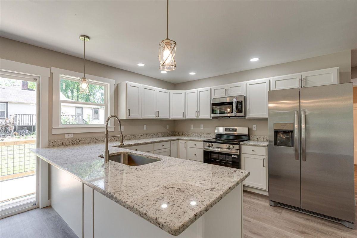 3727 Grace Ave - Photo 7 of 11