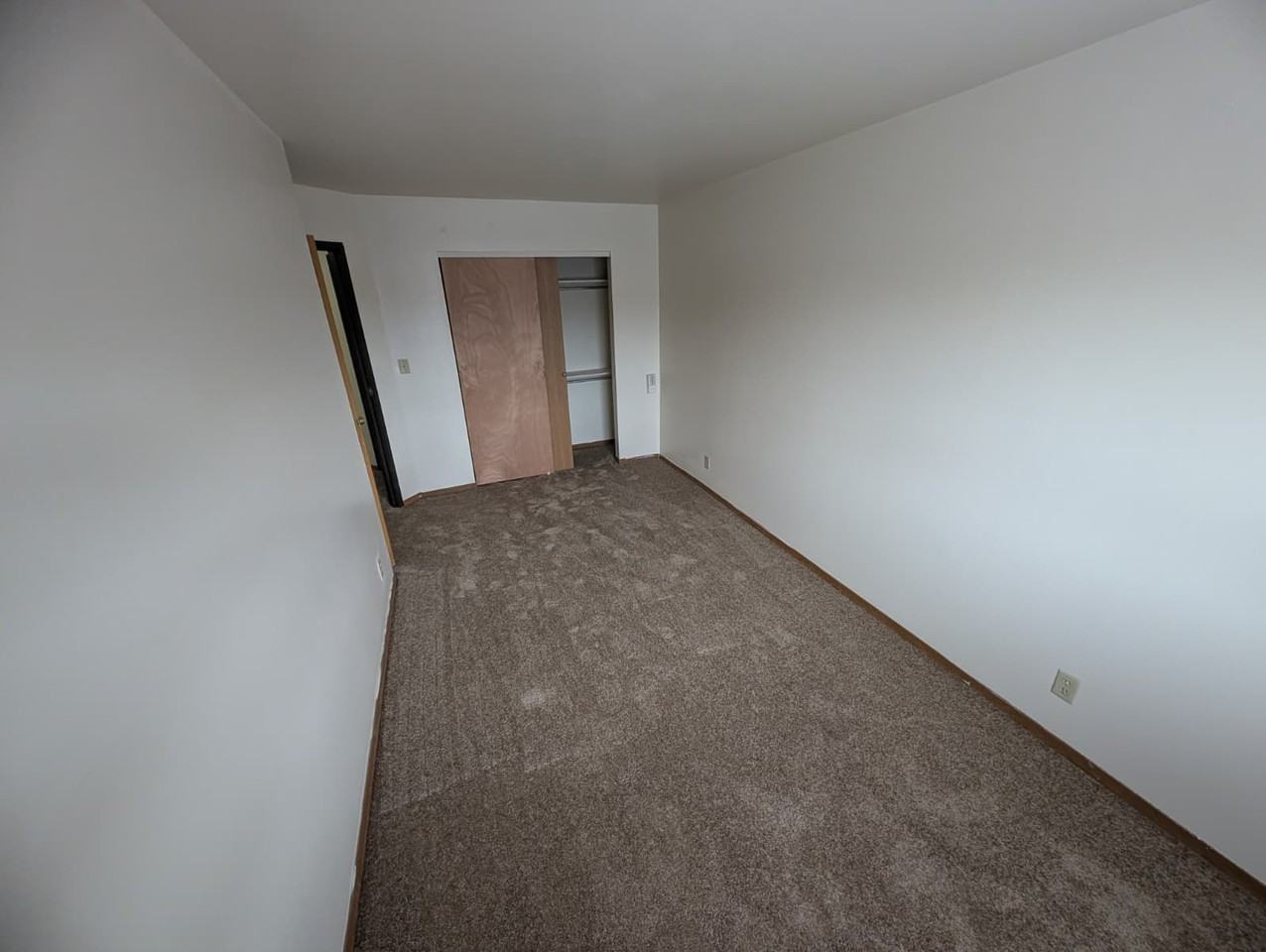 809 Edgebrook Drive #15 - Photo 2 of 35