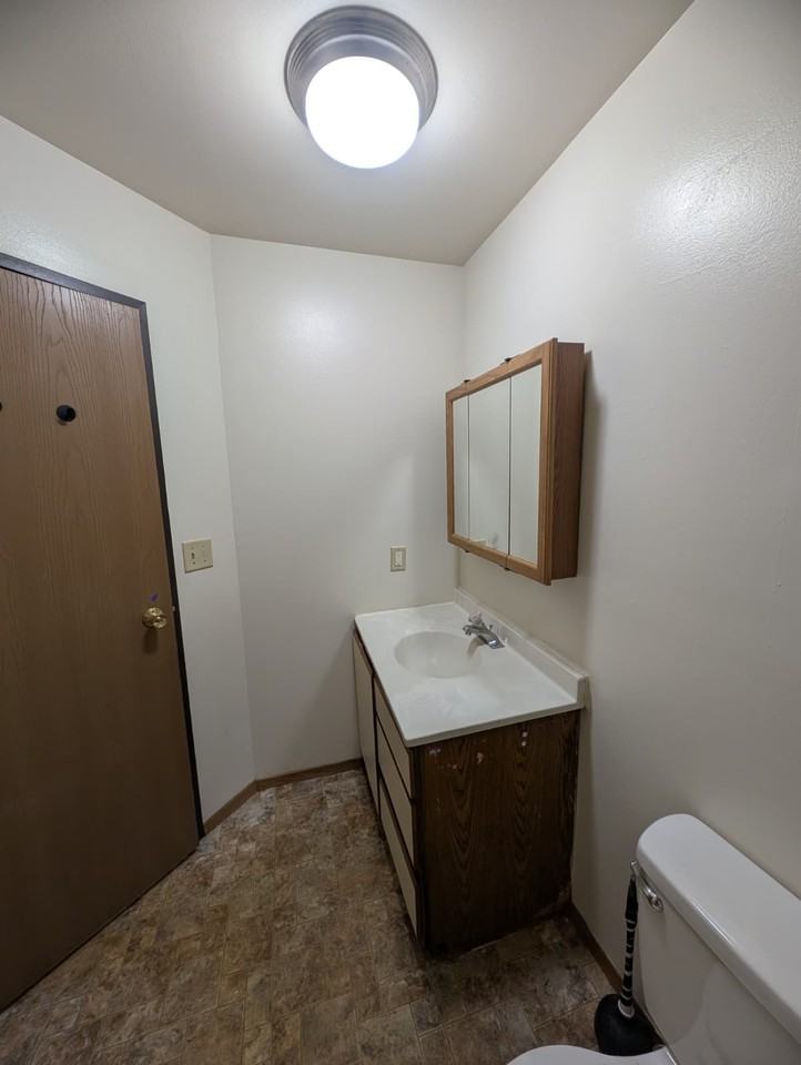 809 Edgebrook Drive #15 - Photo 3 of 35