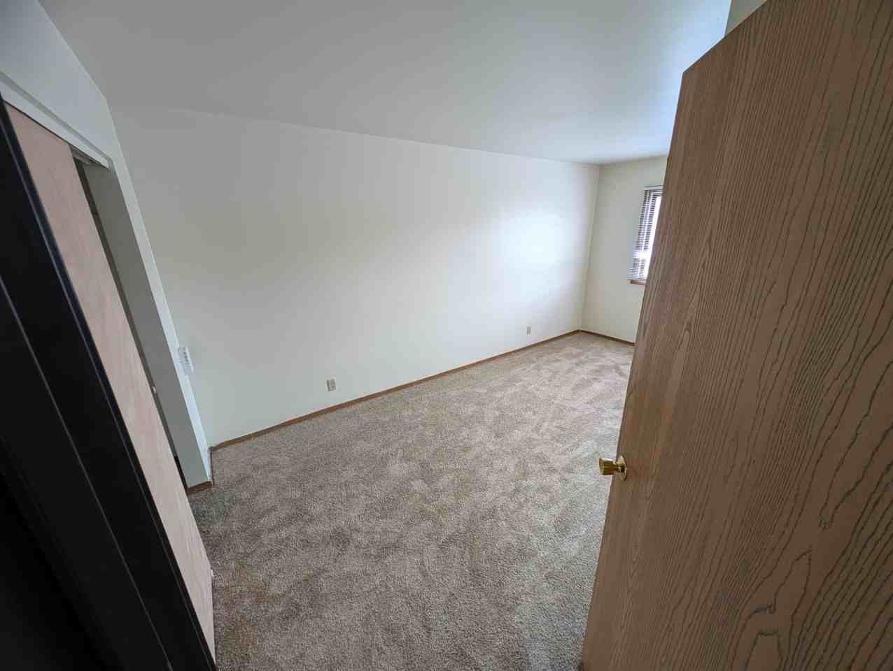 809 Edgebrook Drive #15 - Photo 4 of 35