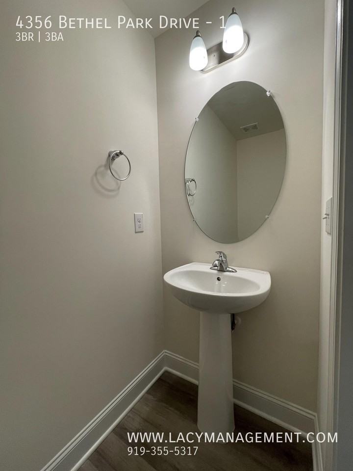 4356 Bethel Park Dr #1 - Photo 5 of 26