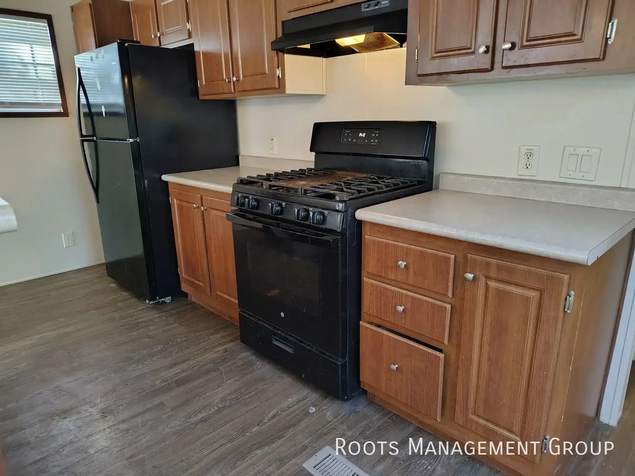 2337 Aurora Ave - Photo 3 of 10