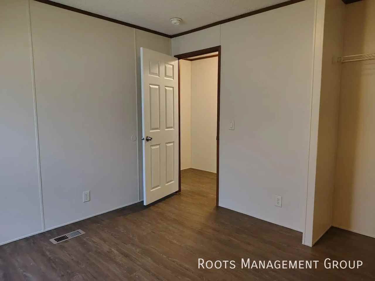 2337 Aurora Ave - Photo 6 of 10