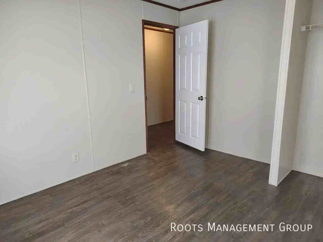 2337 Aurora Ave - Photo 7 of 10