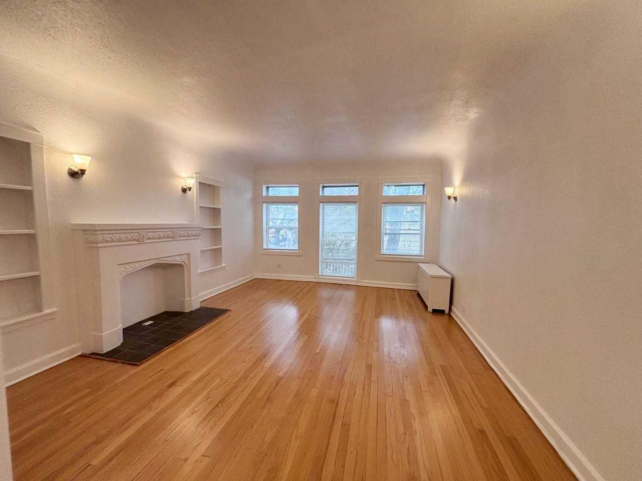 6305 N Washtenaw Ave #1
