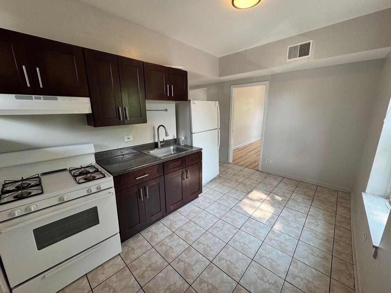 3801 W Thomas St #1 - Photo 4 of 15