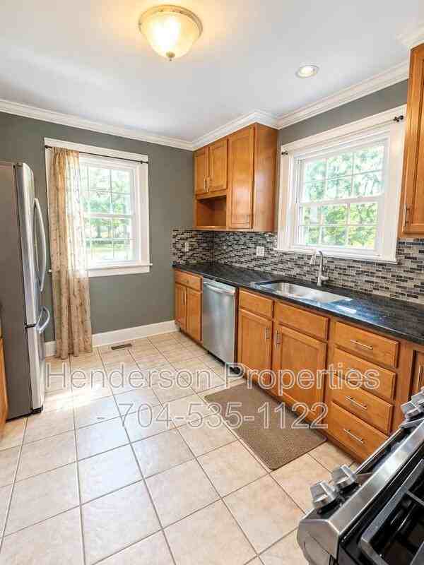 1332 Saint Julien St - Photo 3 of 16