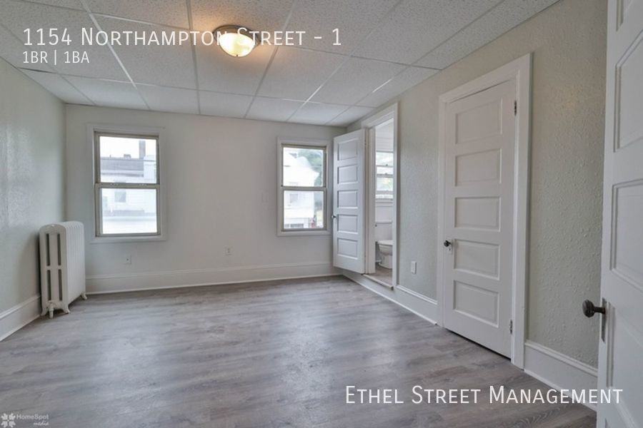 1154 Northampton St #1 - Photo 3 of 27