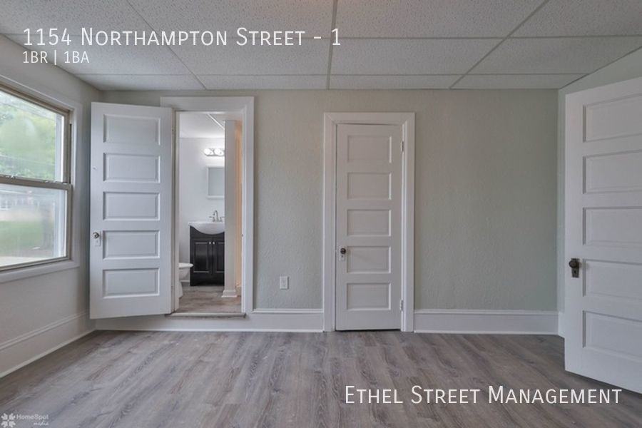 1154 Northampton St #1 - Photo 4 of 27