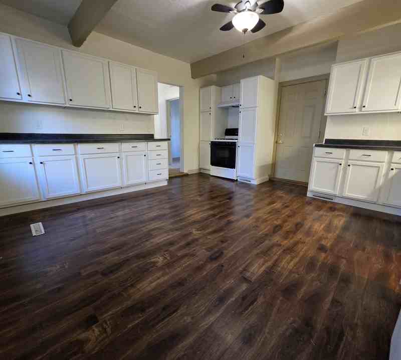 632 Bay Shore Dr - Photo 4 of 20