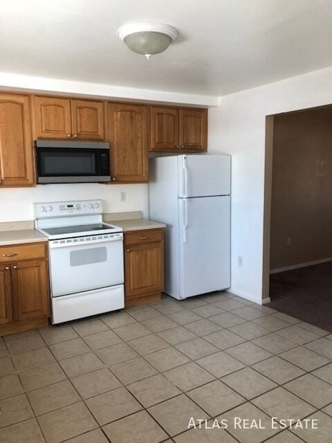 930 Bishop Ct #A - Photo 2 of 16