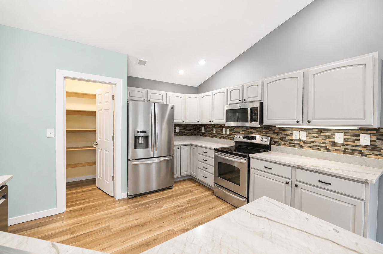 740 Arrowhead Blvd - Photo 3 of 49