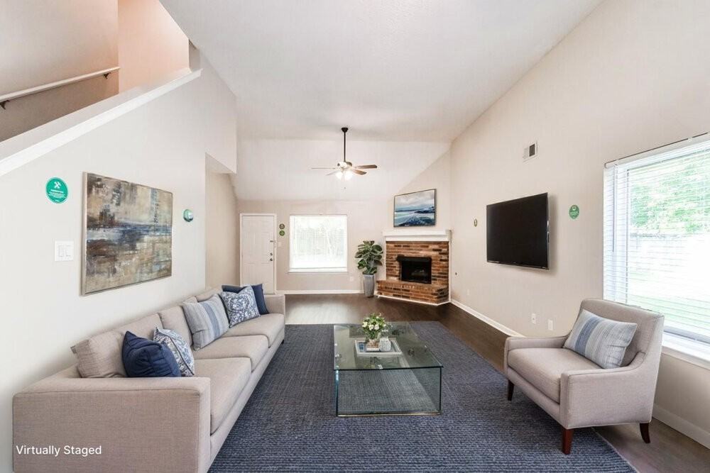 277 Gaslight Cv - Photo 4 of 20