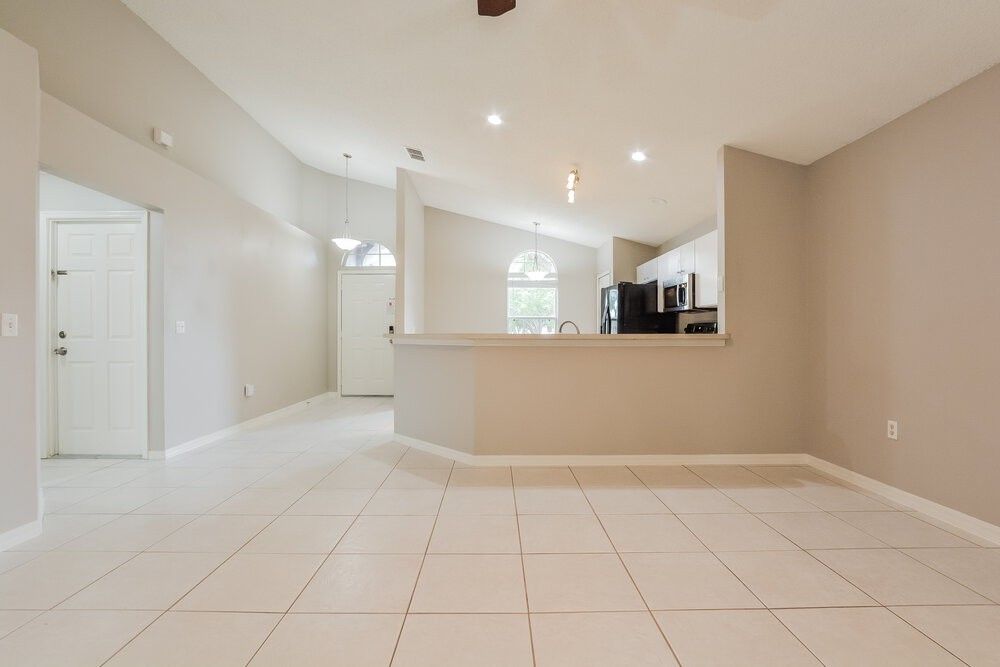 2649 Winchester Cir - Photo 5 of 19