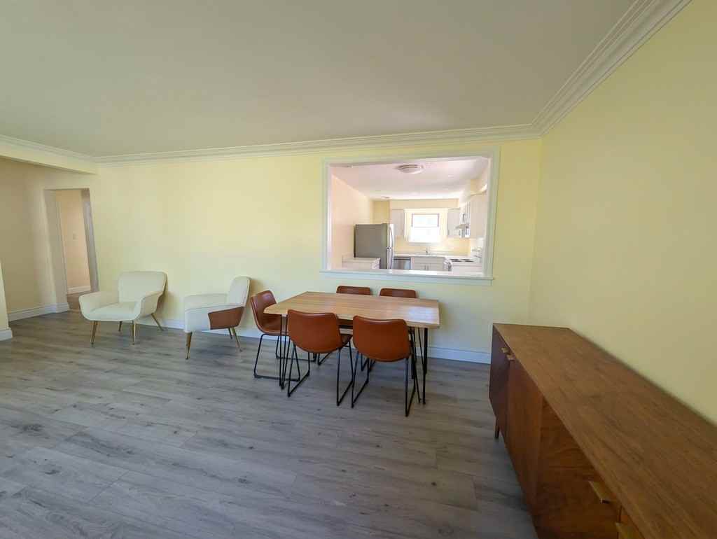 12 Macbeth Blvd - Photo 3 of 15