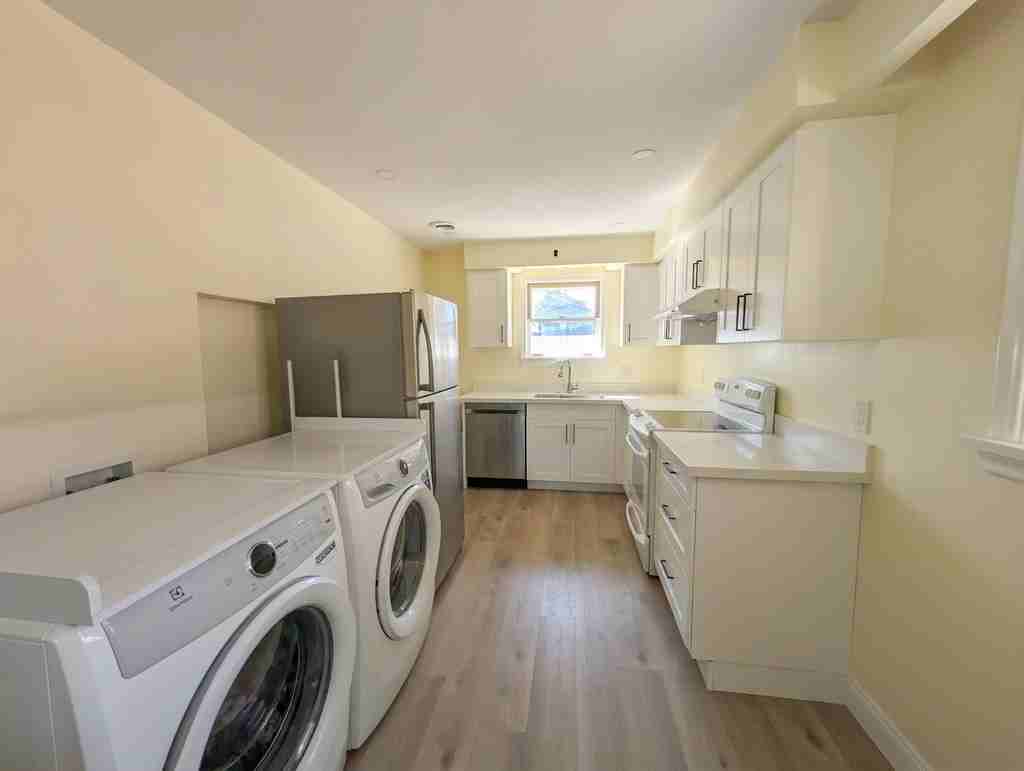 12 Macbeth Blvd - Photo 5 of 15