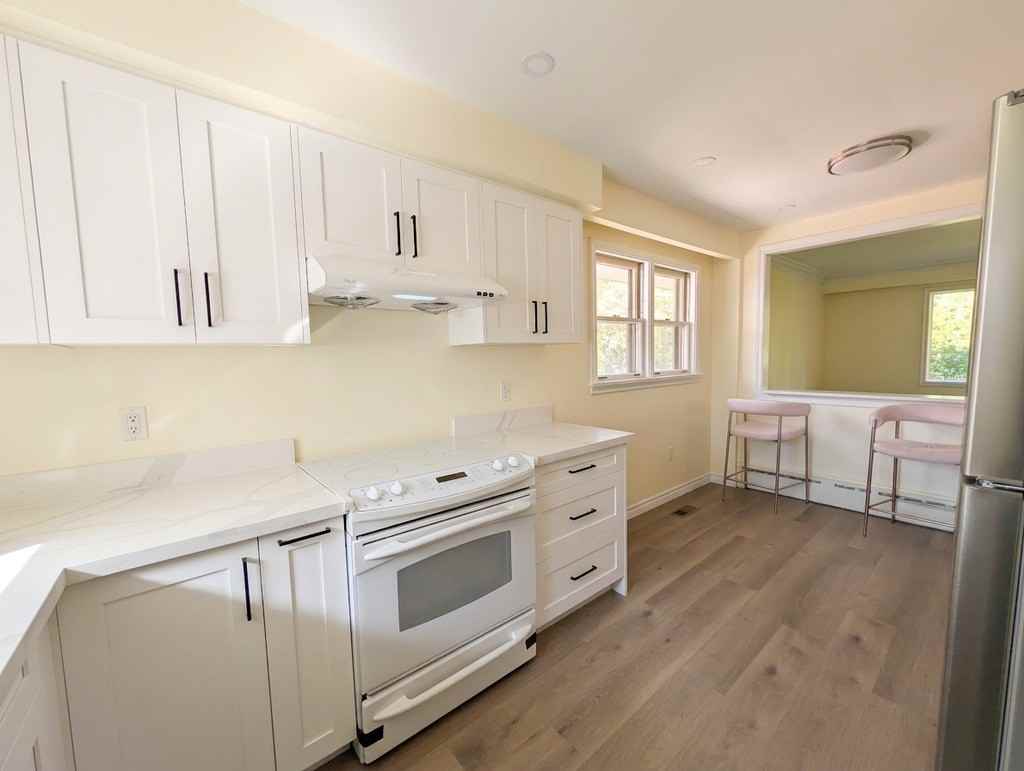 12 Macbeth Blvd - Photo 7 of 15