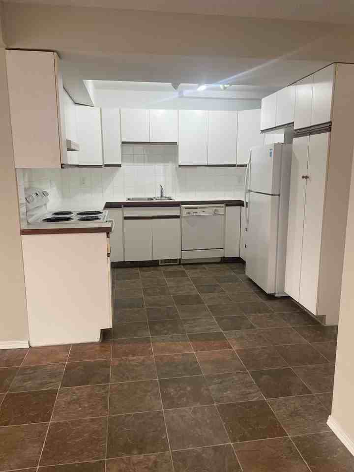 231 Centre St - Photo 7 of 28