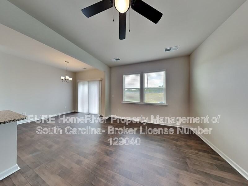 1054 Cornelia St - Photo 5 of 30