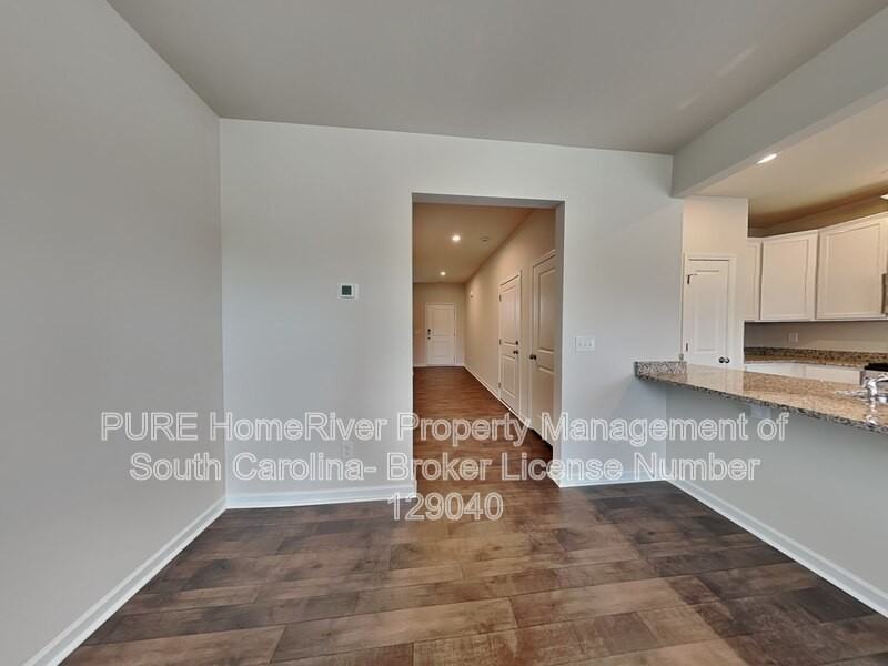 1054 Cornelia St - Photo 6 of 30