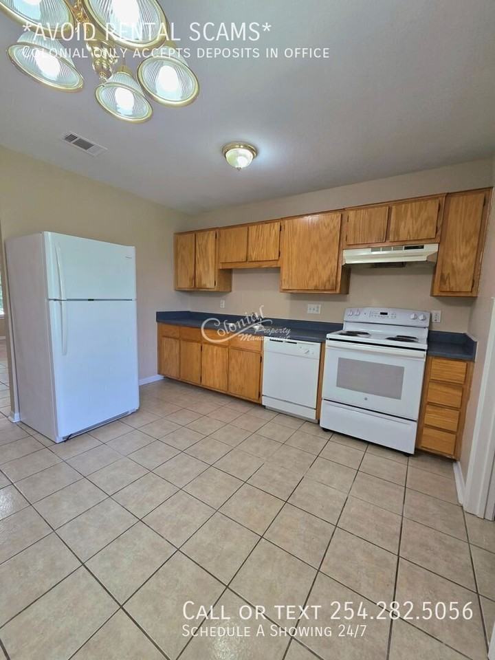 3504 Littleleaf Dr #B - Photo 4 of 12