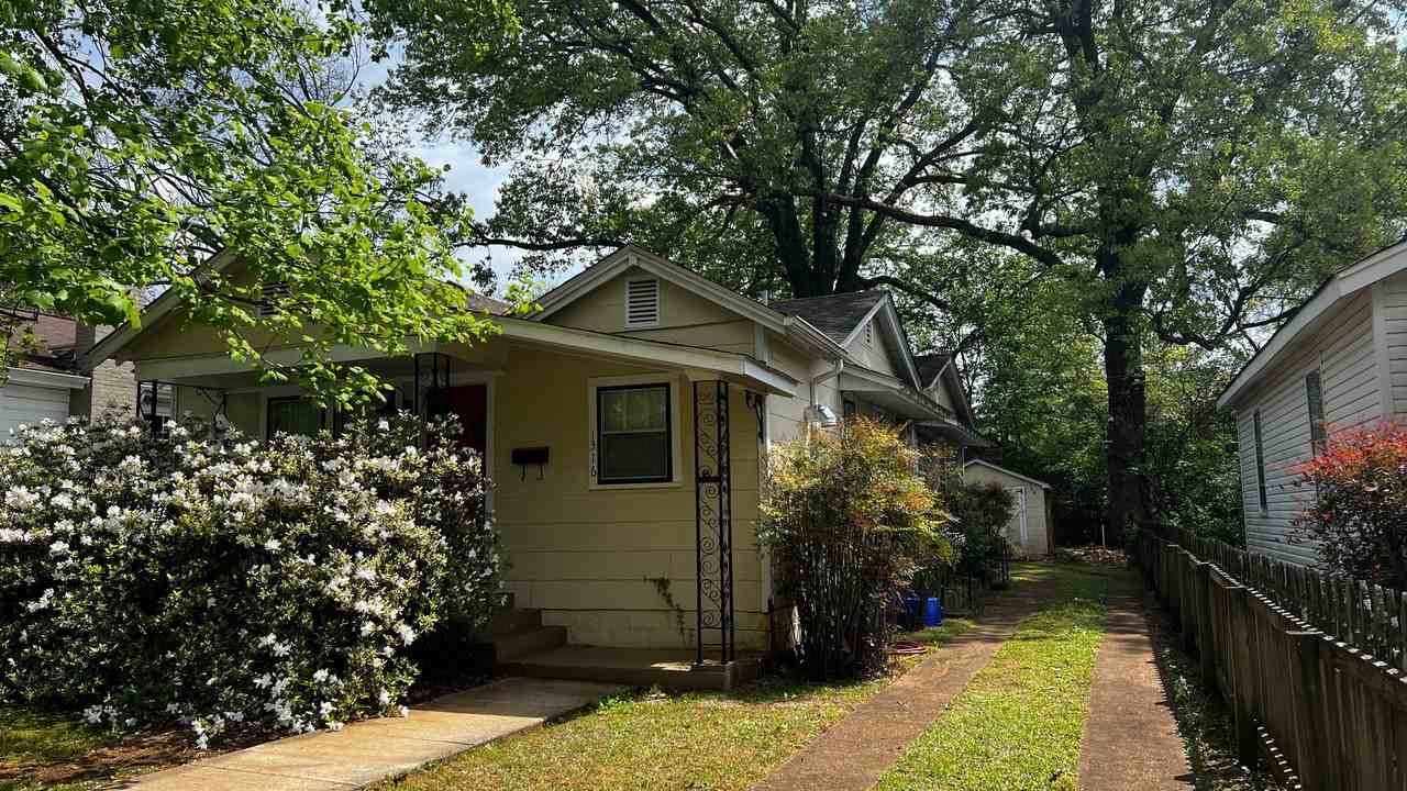 1316 Wellman Ave Ne - Photo 2 of 4