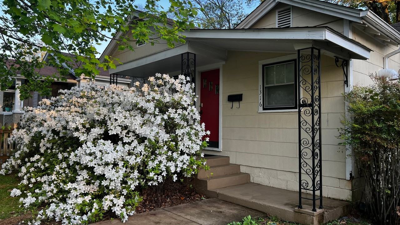 1316 Wellman Ave Ne - Photo 3 of 4
