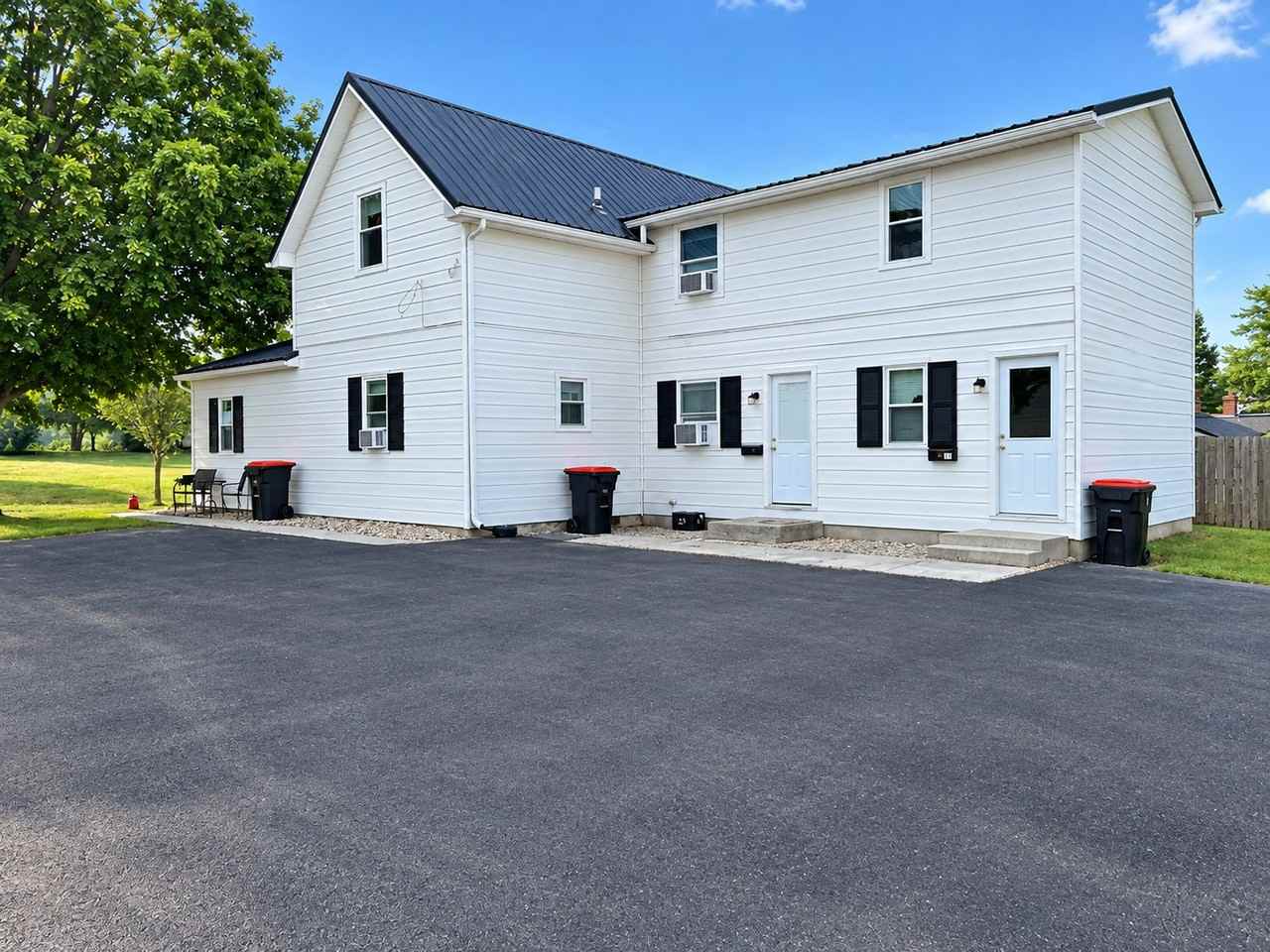 12 Oak St
