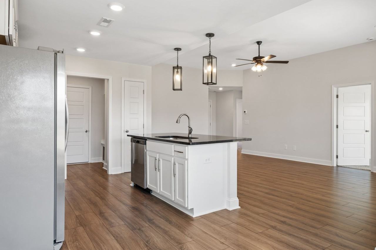 236 Donegal Dr - Photo 6 of 22
