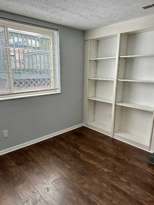 3256 Rainier Ave - Photo 5 of 32