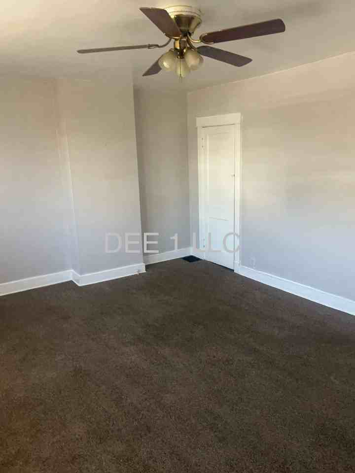 760 Cherokee St - Photo 2 of 5