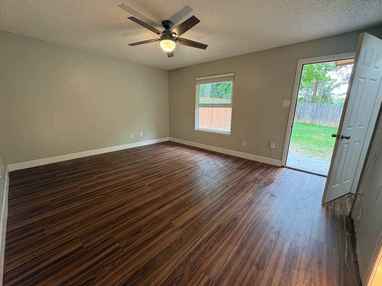 444 Nw 23rd St - Photo 7 of 17