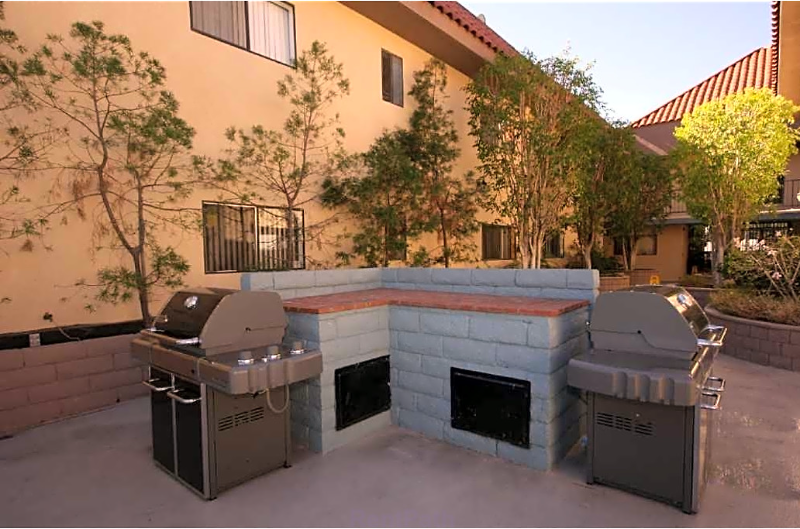 6910 Kester Ave - Photo 6 of 7