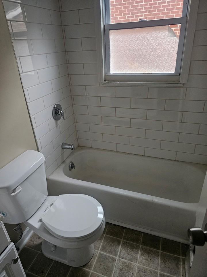 1327 S Arlington Ave - Photo 2 of 7