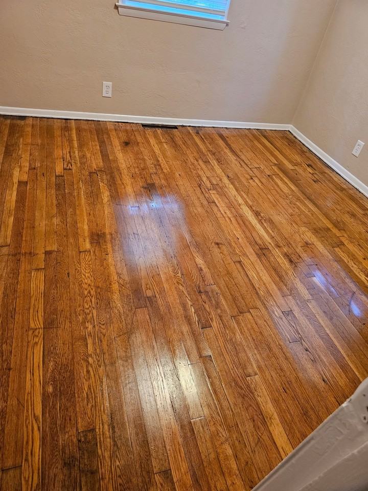 1327 S Arlington Ave - Photo 3 of 7